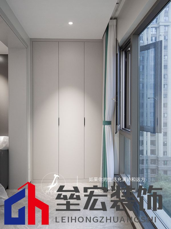 103㎡三居室一門到頂的衣柜設計，簡約又溫馨