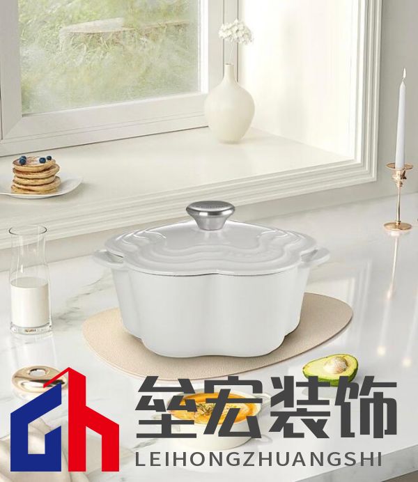 酷彩LE CREUSET鑄鐵鍋京東獨家首發(fā)！下單即贈價值百元鍋鏟座